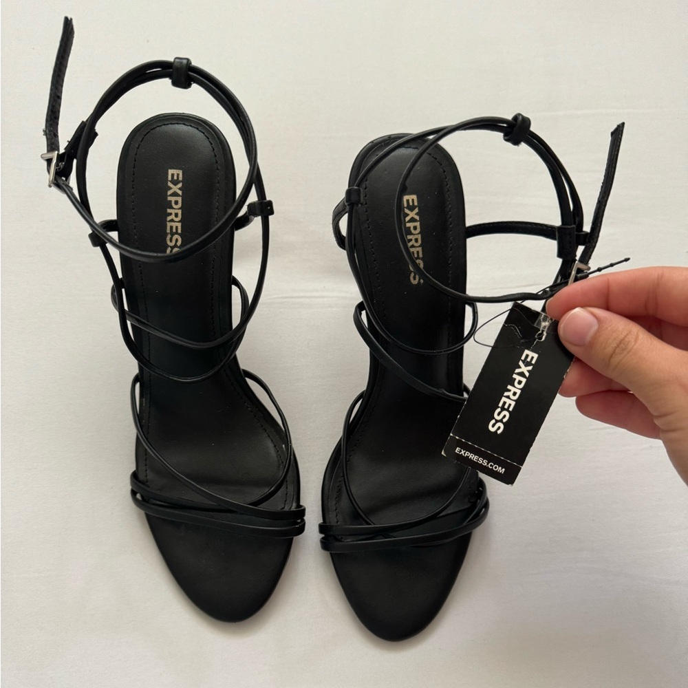 Express (size 6) women’s black strap high heels - Picture 3 of 6